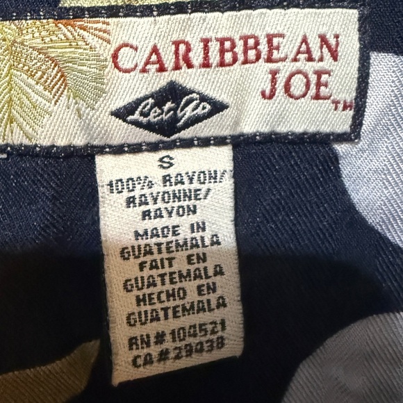 Caribbean Joe Blue and Red Casual Button Down Shirt Tropical Print hawaiian - Picture 2 of 3